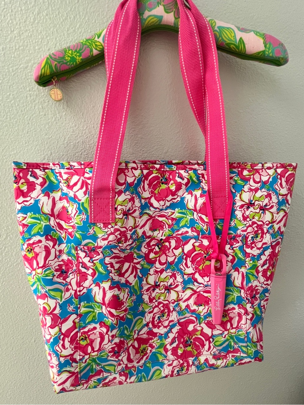 NWOT Lilly Pulitzer LUCKY CHARMS Multicolor Floral BEACH Insulated Tote